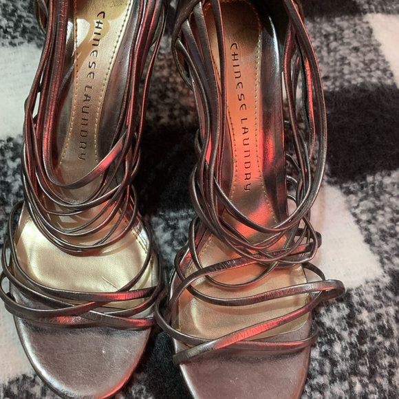 Chinese Laundry - Picture 2 of 5